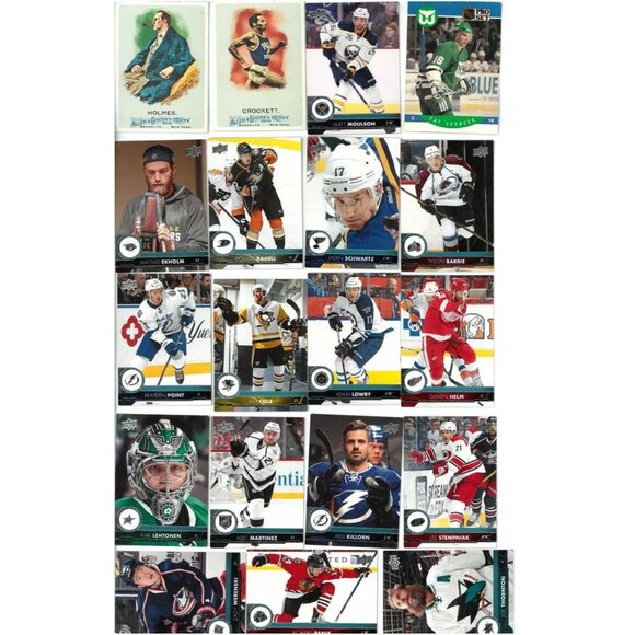 Lot of Sports Cards (450). Hockey, Baseball, NFL, WWE. Perfect for collectors! - Picture 1 of 16